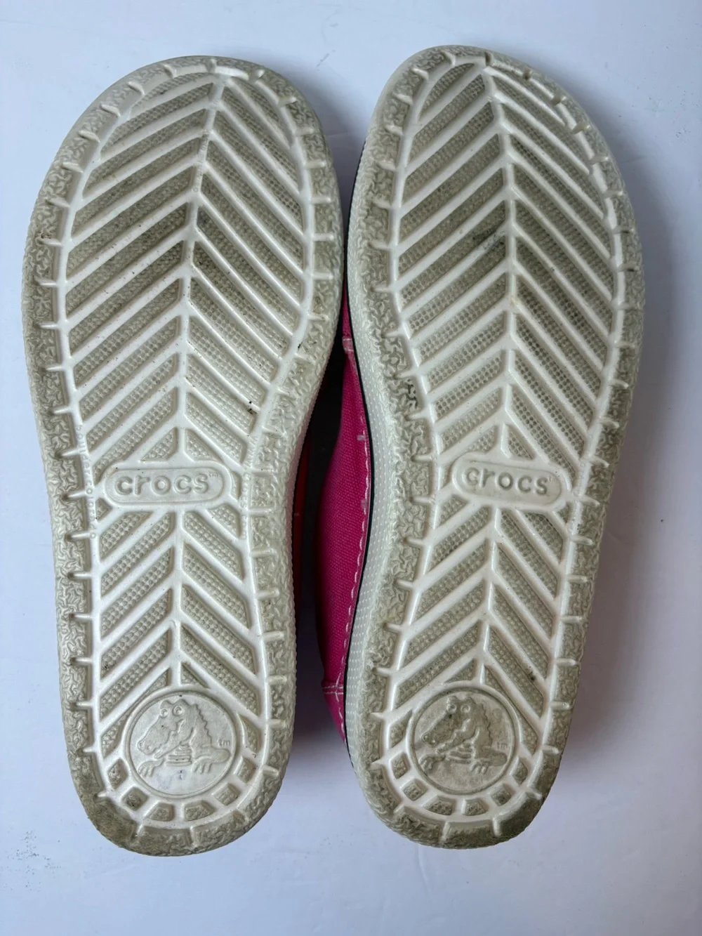 Crocs Women’s Hot Pink Hover Slip-on Canvas Sneakers Size 9